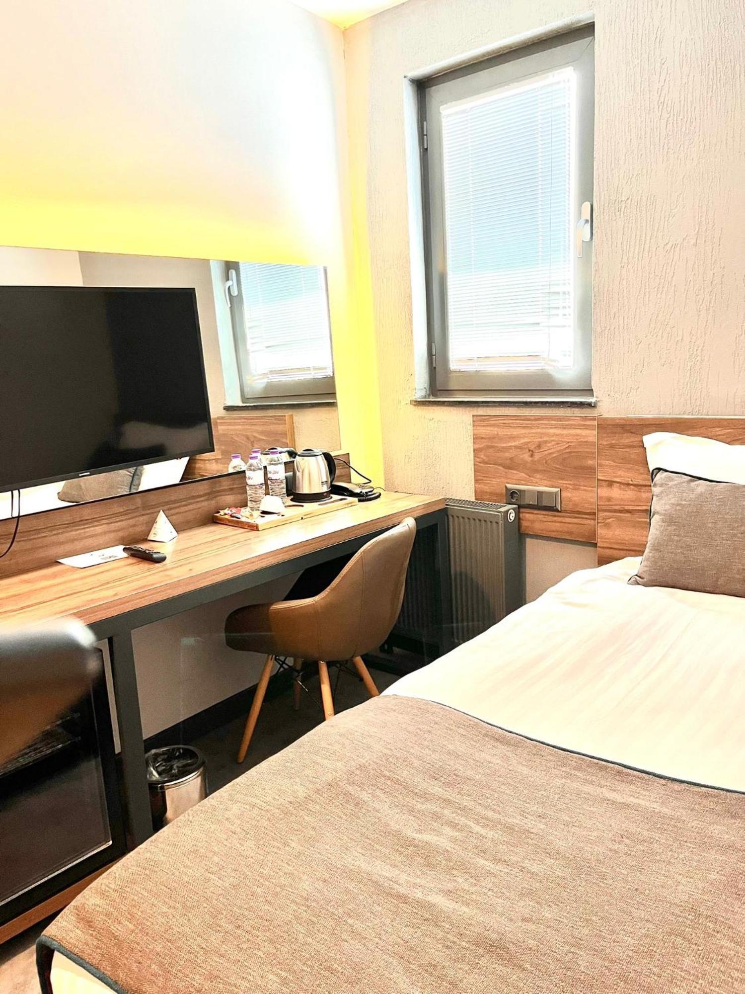 Falcon 1511 Hotel 3*