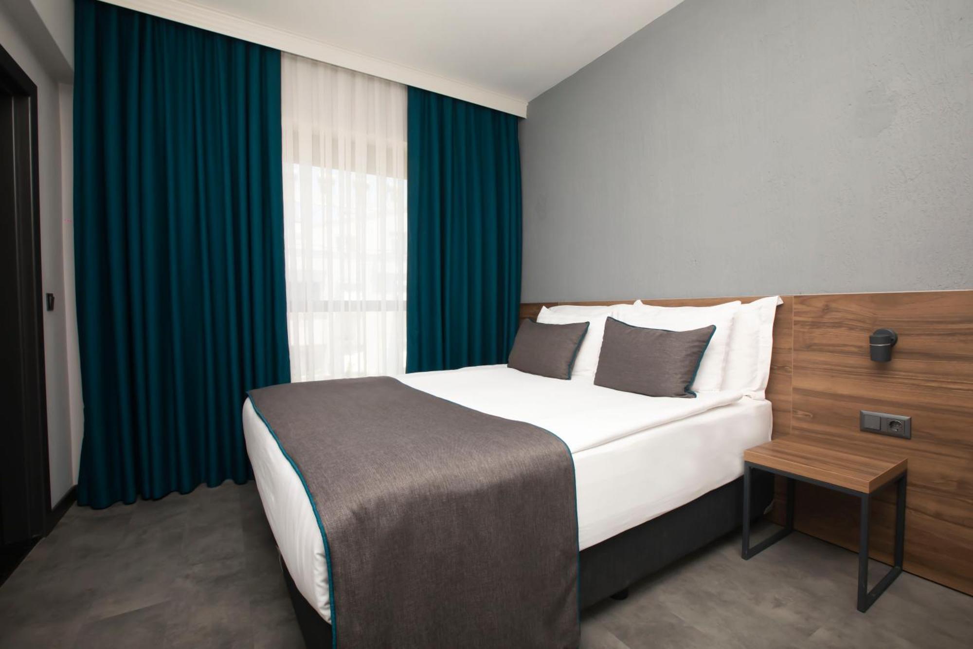 Falcon 1511 Hotel